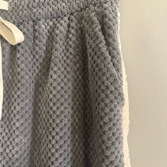 Women’s Chenille Textured Wide-Leg Lounge Pants – Gray with Cream Side Stripe M - Picture 2 of 10